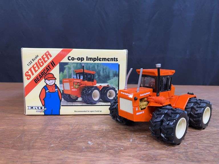 1/32 Steiger Bearcat II NIB Ertl image