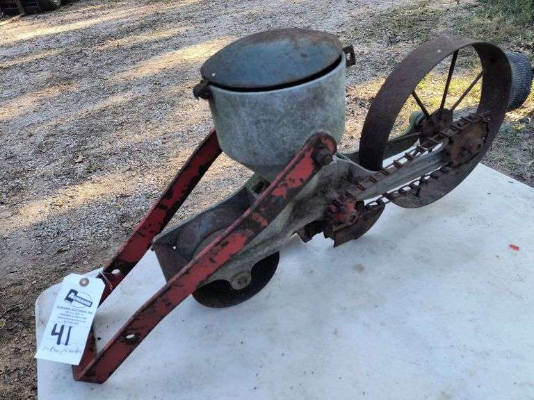 One-Row Planter image