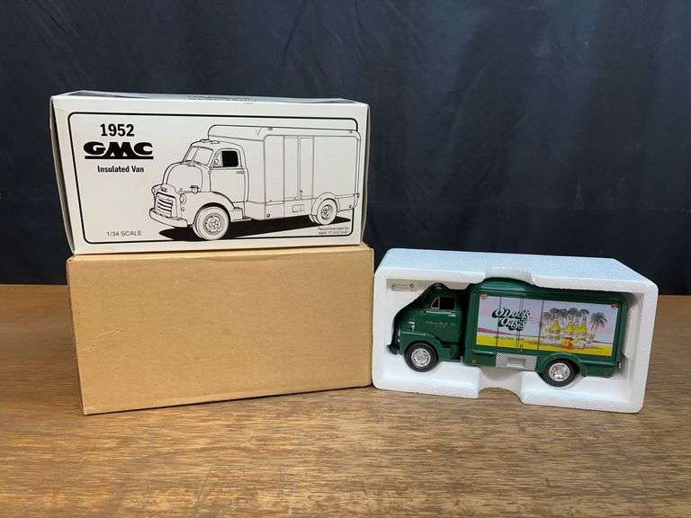 1/34 GMC O'Doul's Van NIB 1st Gear image