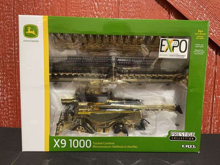 1/32 John Deere X9 1000 Combine Gold Prestige NIB Ertl image