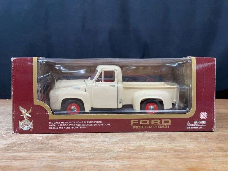 1/18 1953 Ford Pickup NIB Road Legends image