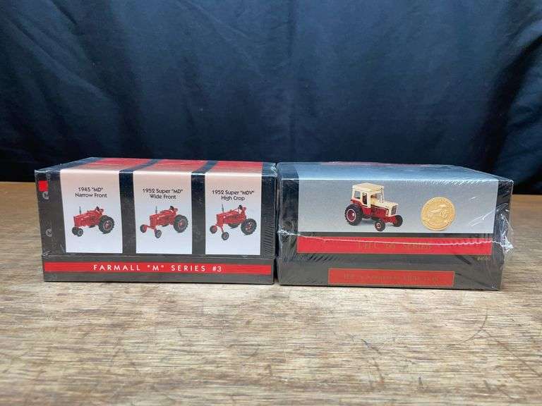 (2) 1/64 IH NIB Ertl image