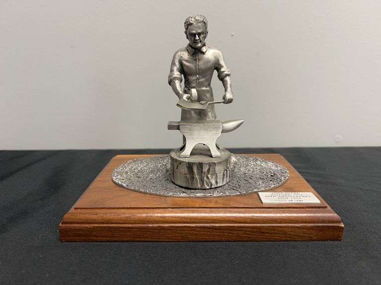 2004 John Deere Historic Site 40th Anniversary Statue image