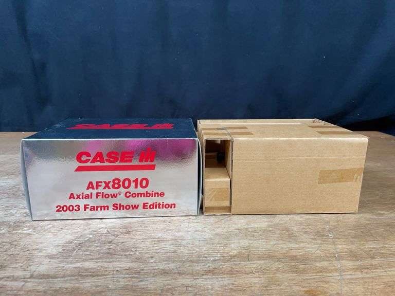 1/64 Case-IH AFX8010 Combine 2003 Farm Show NIB Ertl image