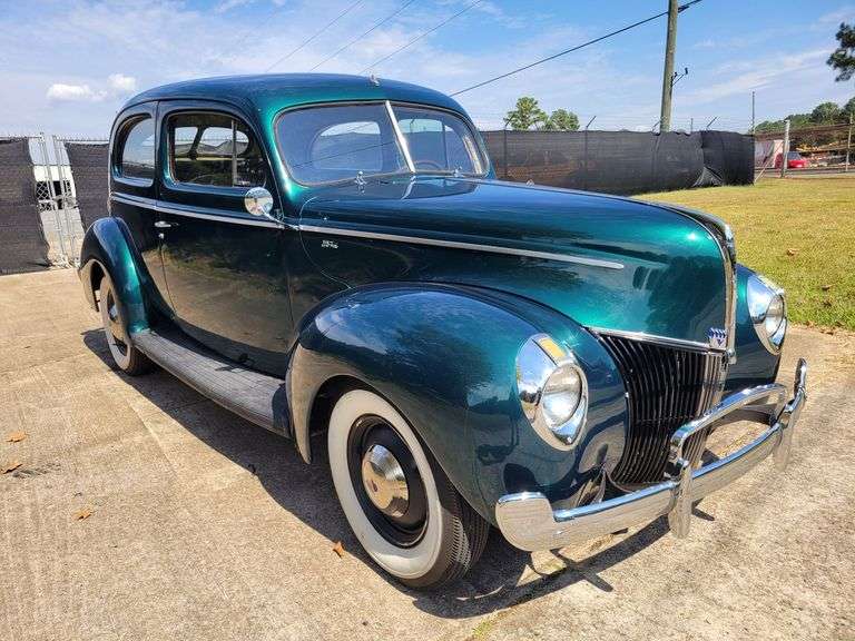1940 Ford Sedan image