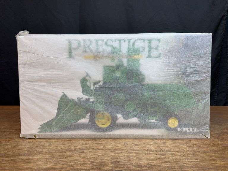 1/16 John Deere 45 Combine Prestige NIB Ertl image
