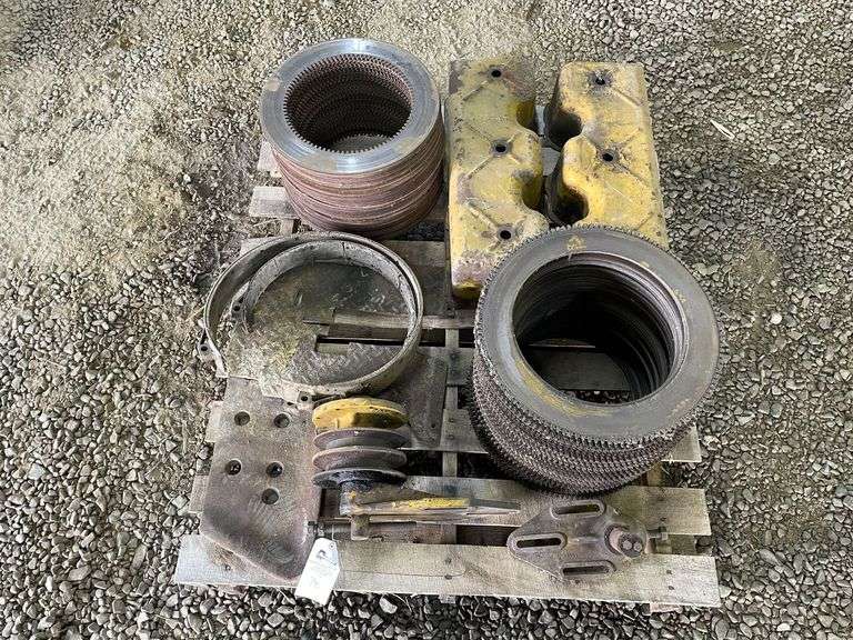Caterpillar D8 Parts image