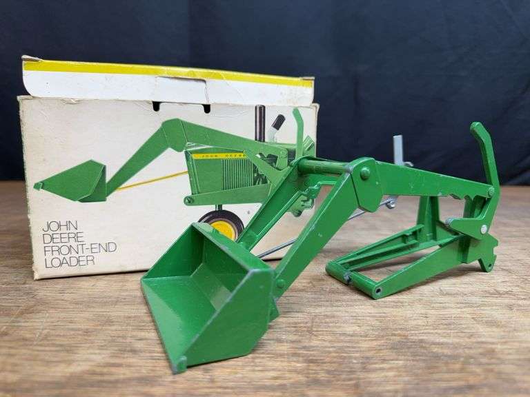1/16 John Deere Loader Ertl image