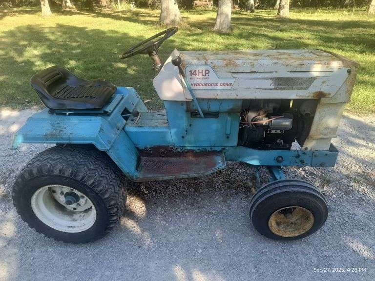 Dynamark 14HP Hydrastatic Drive Garden Tractor image