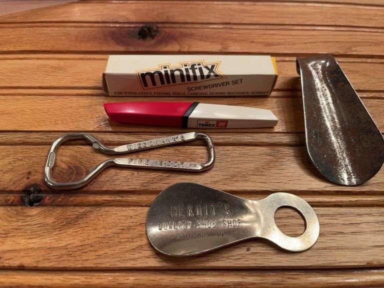 (4) Shoehorns, Bottle Opener, Screwdriver Set image