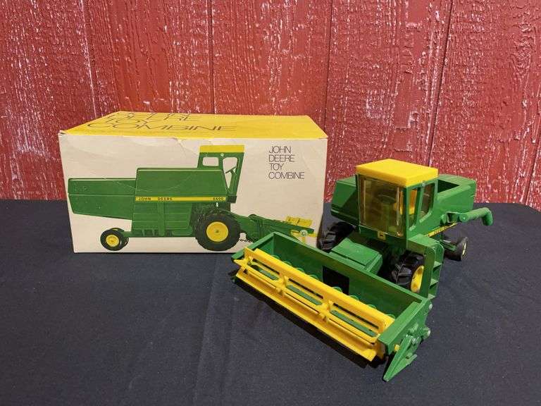 1/24 John Deere 6600 Combine NIB Ertl image