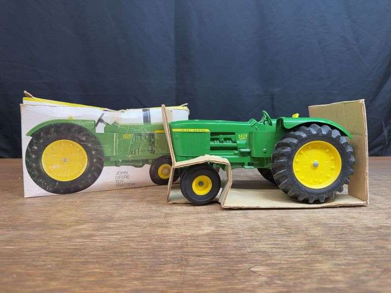1/16 John Deere 5020 NIB Ertl image