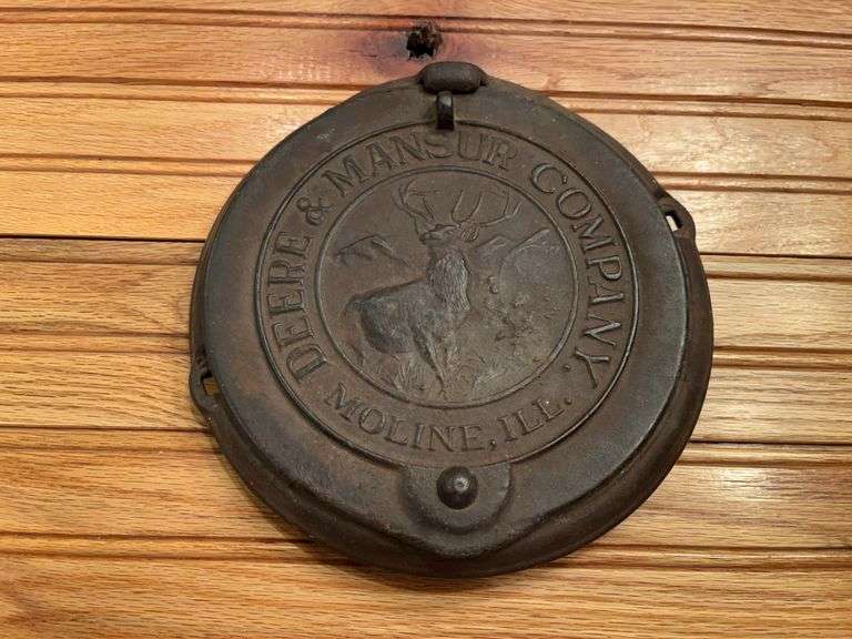 Deere & Mansur Planter Lid image