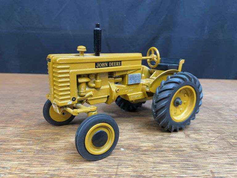 1/16 John Deere M 1997 Dubuque SC image