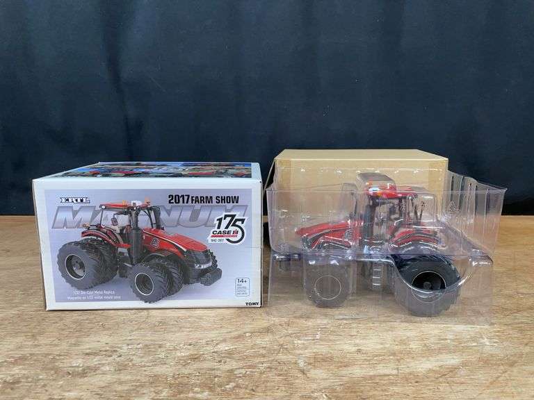 1/32 Case-IH Magnum 175 Years 2017 Farm Show NIB Ertl image