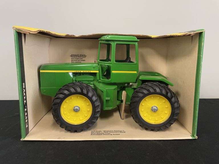 1/16 John Deere 8630 NIB Ertl image