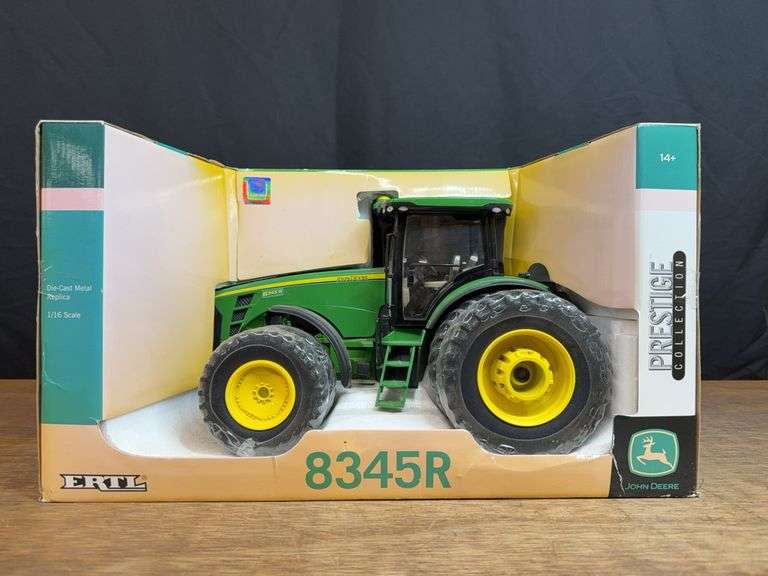 1/16 John Deere 8345R Prestige NIB Ertl image