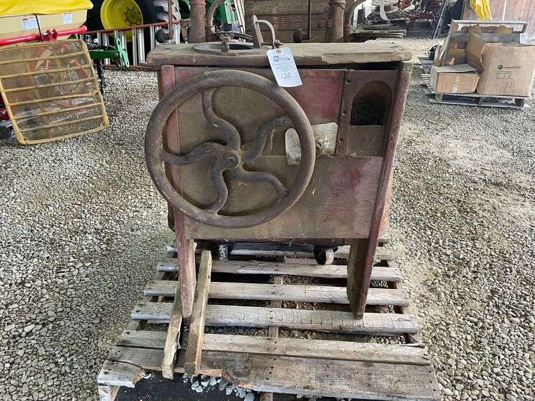 Corn Sheller image