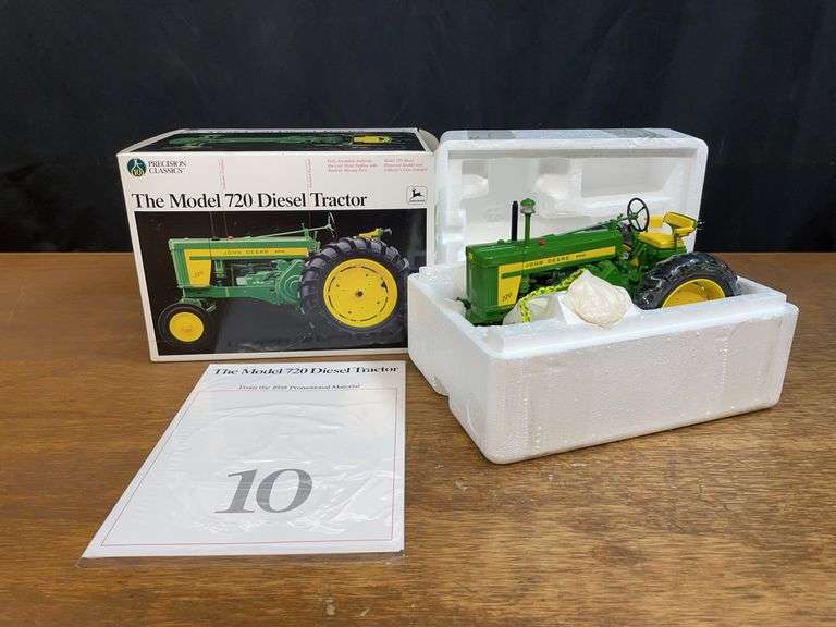 1/16 John Deere 720 Precision NIB Ertl image