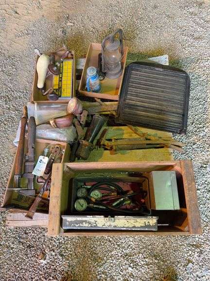 Misc Tools, Horn, and Lights image