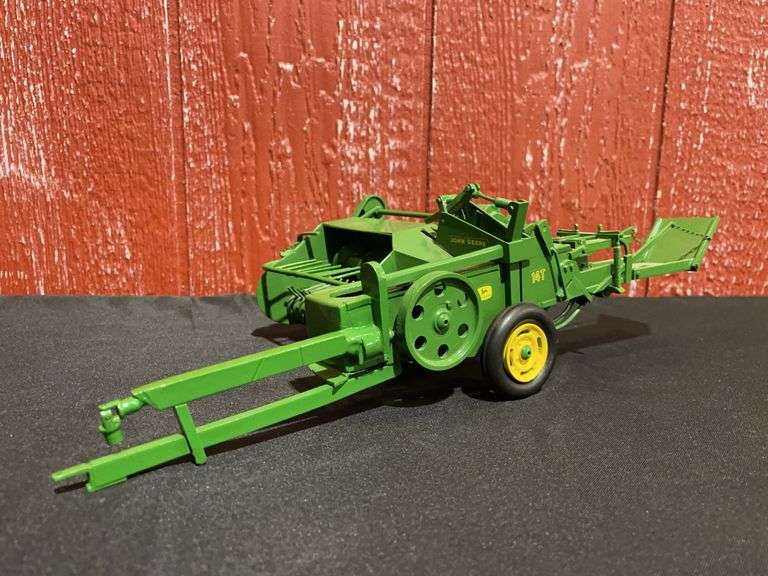 1/16 John Deere 14T Baler Custom image