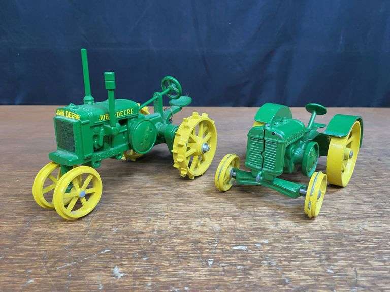 (2) 1/16 John Deere D + GP image