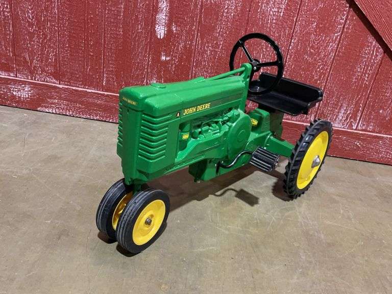 John Deere A Pedal Tractor Ertl image
