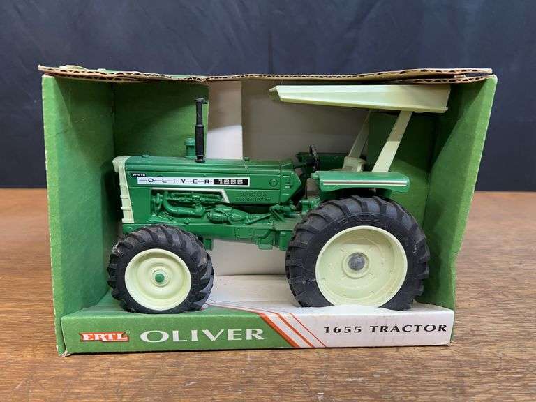 1/16 Oliver 1655 Collector NIB Ertl image