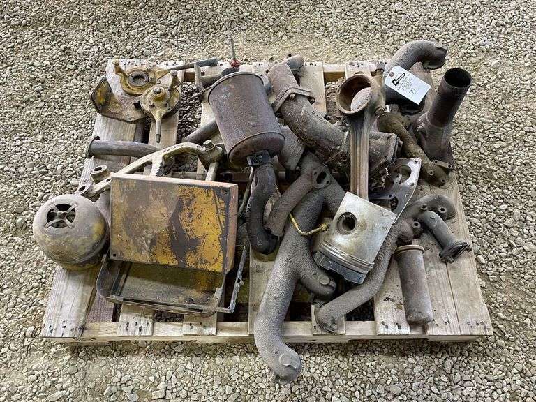 Caterpillar D8 Parts image