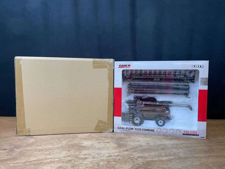1/32 Case-IH 9230 Combine Prestige Gun Metal NIB Ertl image