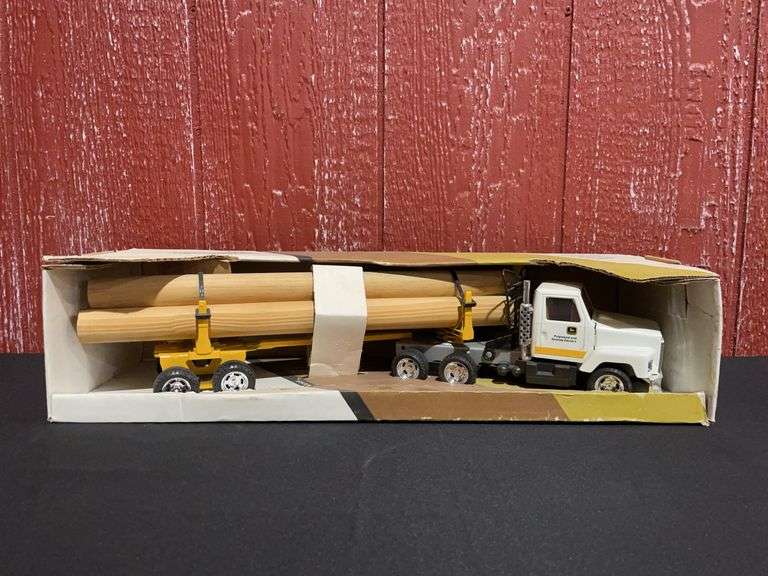 1/20 John Deere Logging Truck NIB Ertl image