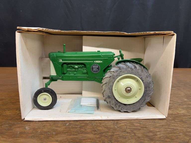 1/16 Oliver 770 1991 Louisville NIB SC image