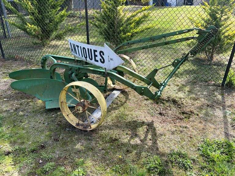 John Deere 2 Bottom Plow image