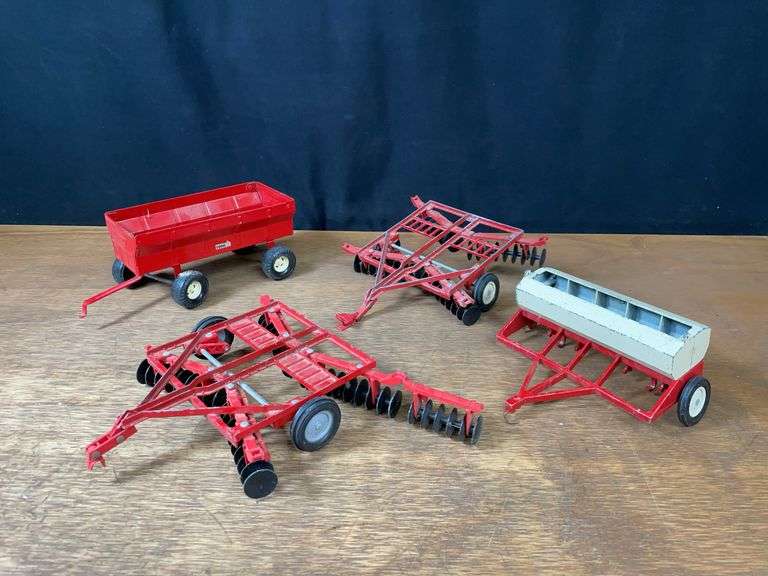 (4) 1/16 Various Implements Ertl image