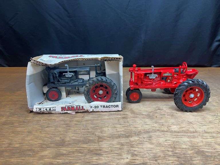 (2) 1/16 Farmall F-20 + Farmall F-20 Ertl image