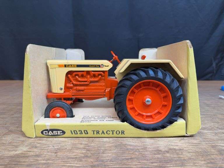 1/16 Case 1030 NIB Ertl image