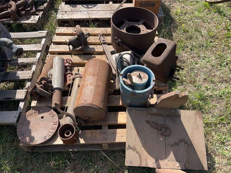 Pallet Of Miscellaneous Parts image