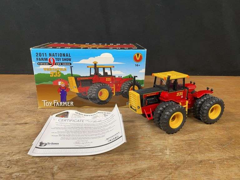 1/32 Versatile 935 2011 NFTS NIB Ertl image