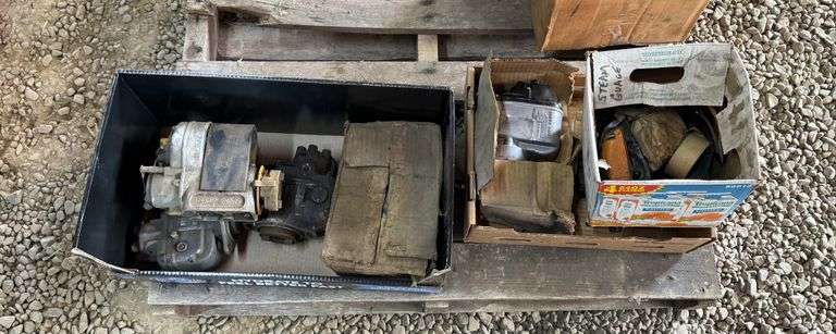 Magnetos + Parts image