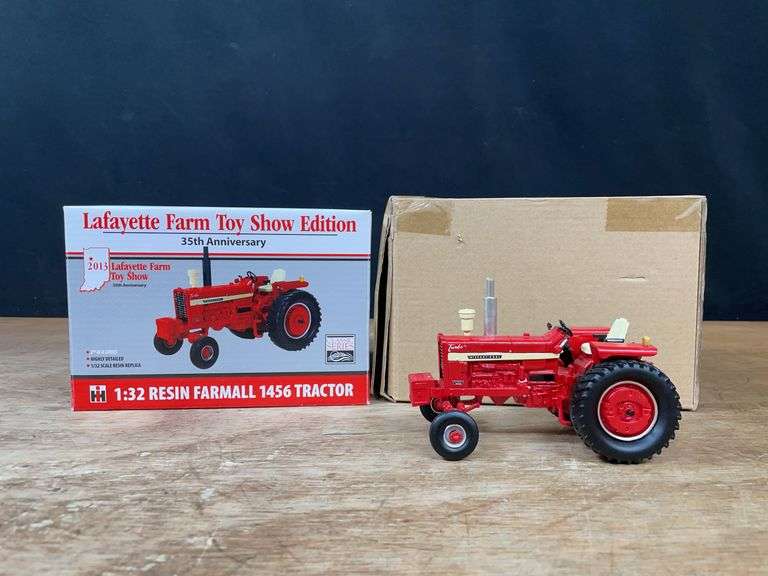 1/32 IH 1456 2013 Lafayette NIB SC image