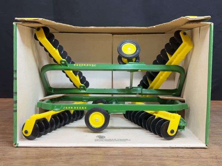 1/16 John Deere 220 Flex Disk NIB Ertl image