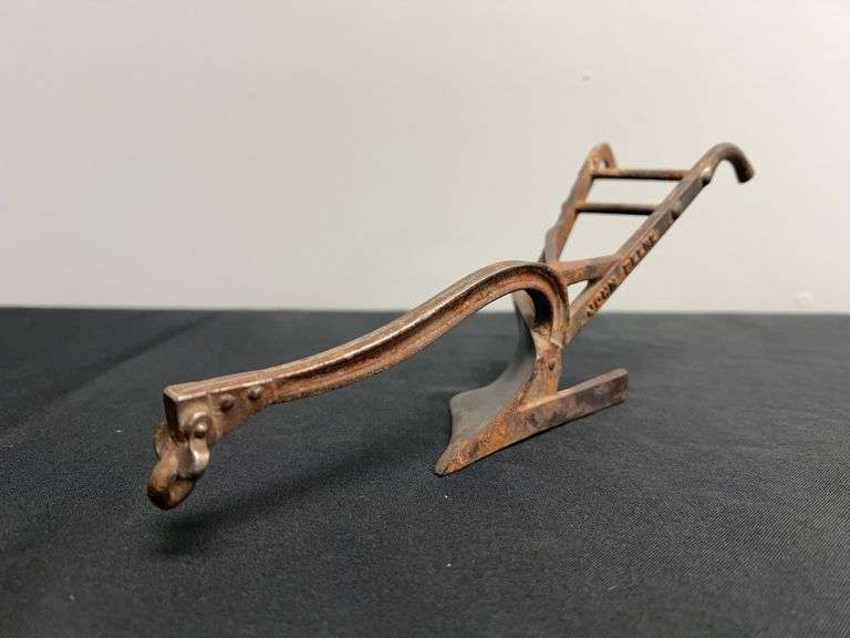 John Deere Cast Iron Walking Plow Model image