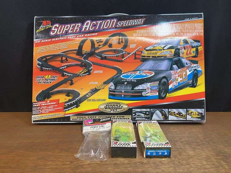Super Action Speedway Slot Car Race Set NIB image
