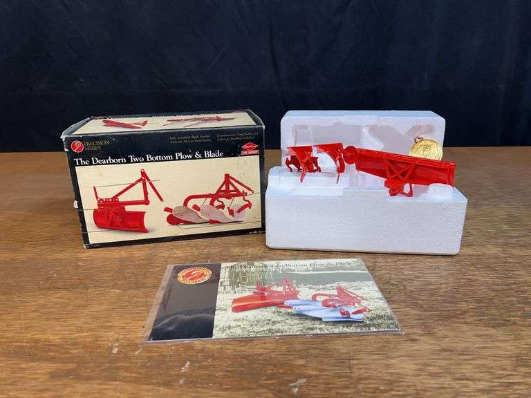 1/16 Dearborn Plow + Blade Precision NIB Ertl image