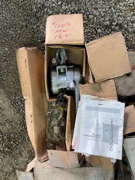 CM 1 1/2 Ton Puller Hoist image