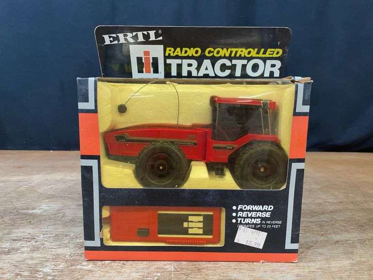 1/32 IH 6388 RC NIB Ertl image