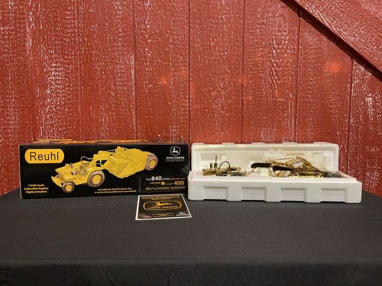 1/24 John Deere 840 Tractor + 400 Scraper Gold NIB Reuhl image