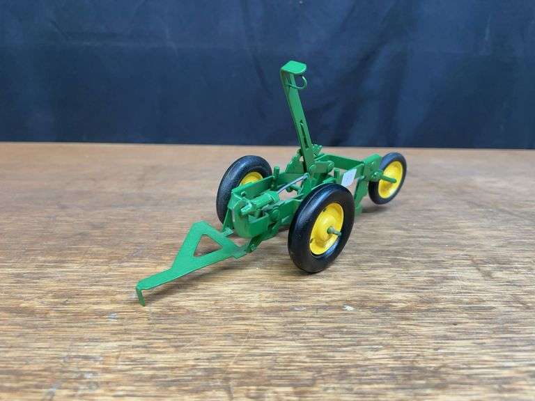 1/16 John Deere Plow Eska image