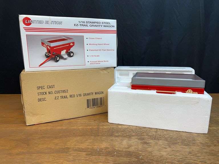 1/16 EZ Trail Gravity Wagon Red NIB SC image
