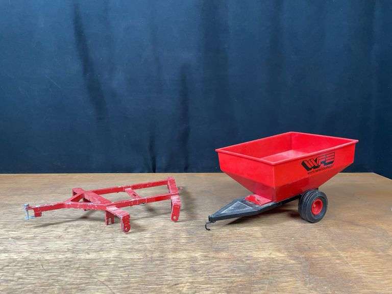 (2) 1/16 White Wagon + White Disk Frame SM image